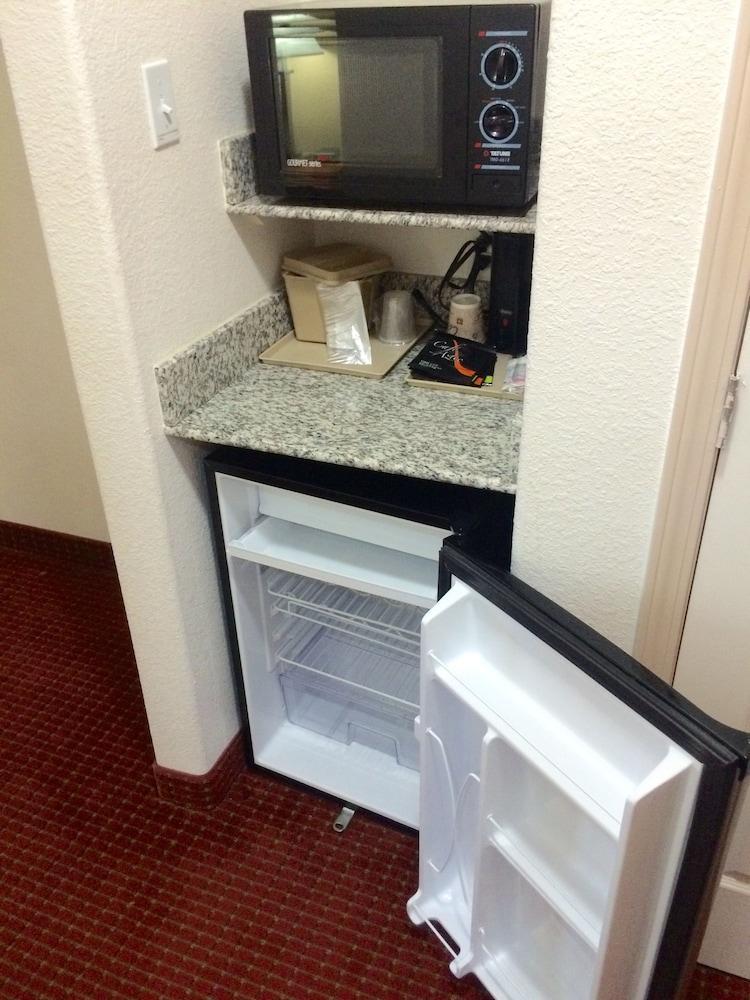 Comfort Inn & Suites Chesapeake - Portsmouth Экстерьер фото