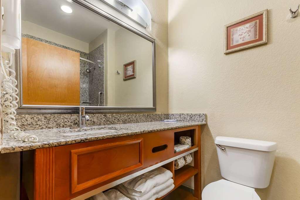 Comfort Inn & Suites Chesapeake - Portsmouth Номер фото