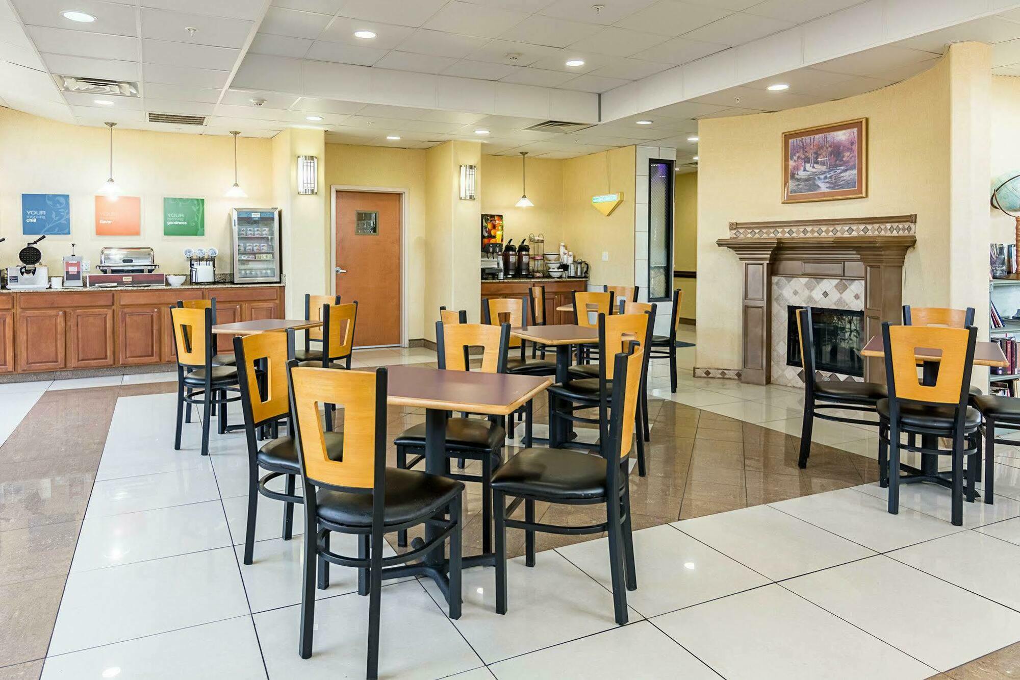 Comfort Inn & Suites Chesapeake - Portsmouth Экстерьер фото